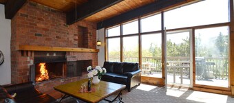 6 Bed Blue Mountain Chalets