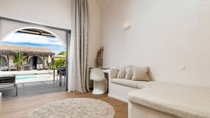 Premium bedding, minibar, in-room safe, desk - Hôtel Villa Cosy (Saint-Tropez)