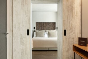 Pool Suite | Premium bedding, minibar, in-room safe, individually decorated - Hôtel Villa Cosy (Saint-Tropez)