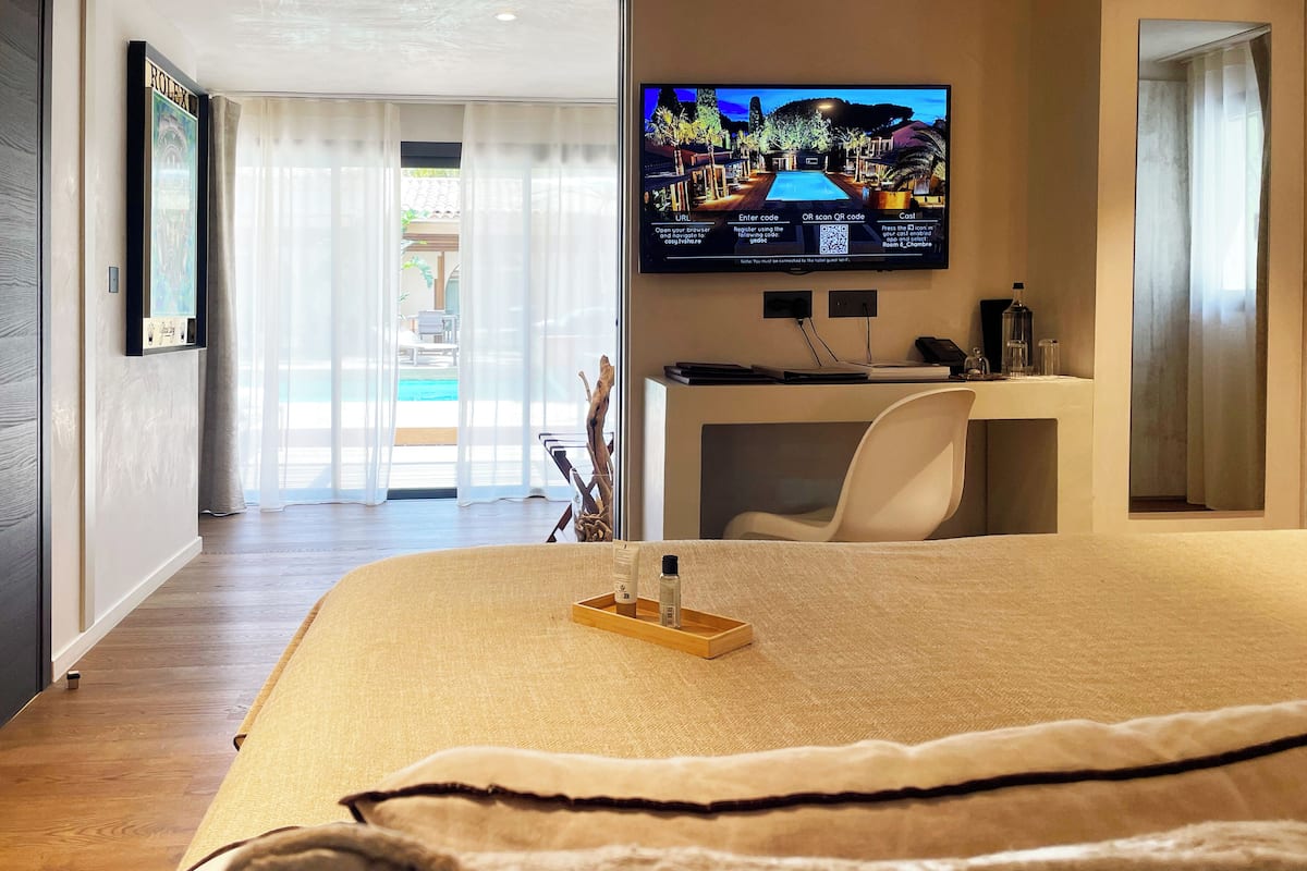 Garden Suite | 2 ห้องนอน, เครื่องนอนระดับพรีเมียม, มินิบาร์, ตู้นิรภัยในห้องพัก