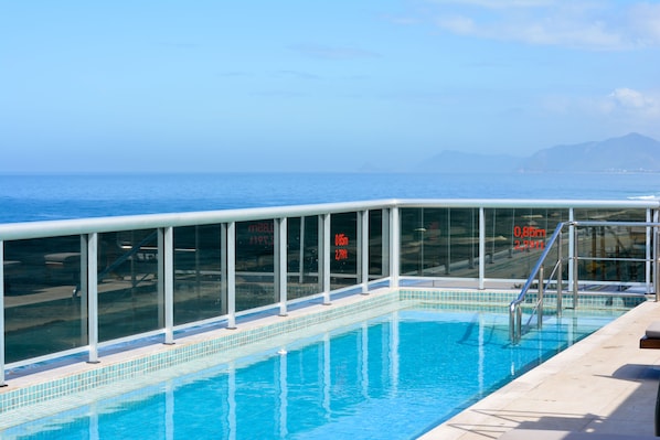 Outdoor pool, pool loungers