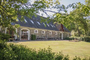 Exterior - Sonnerupgaard Gods (Hvalso)