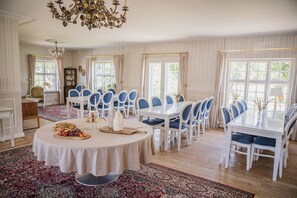 Desayuno buffet diario (DKK 200 por persona)