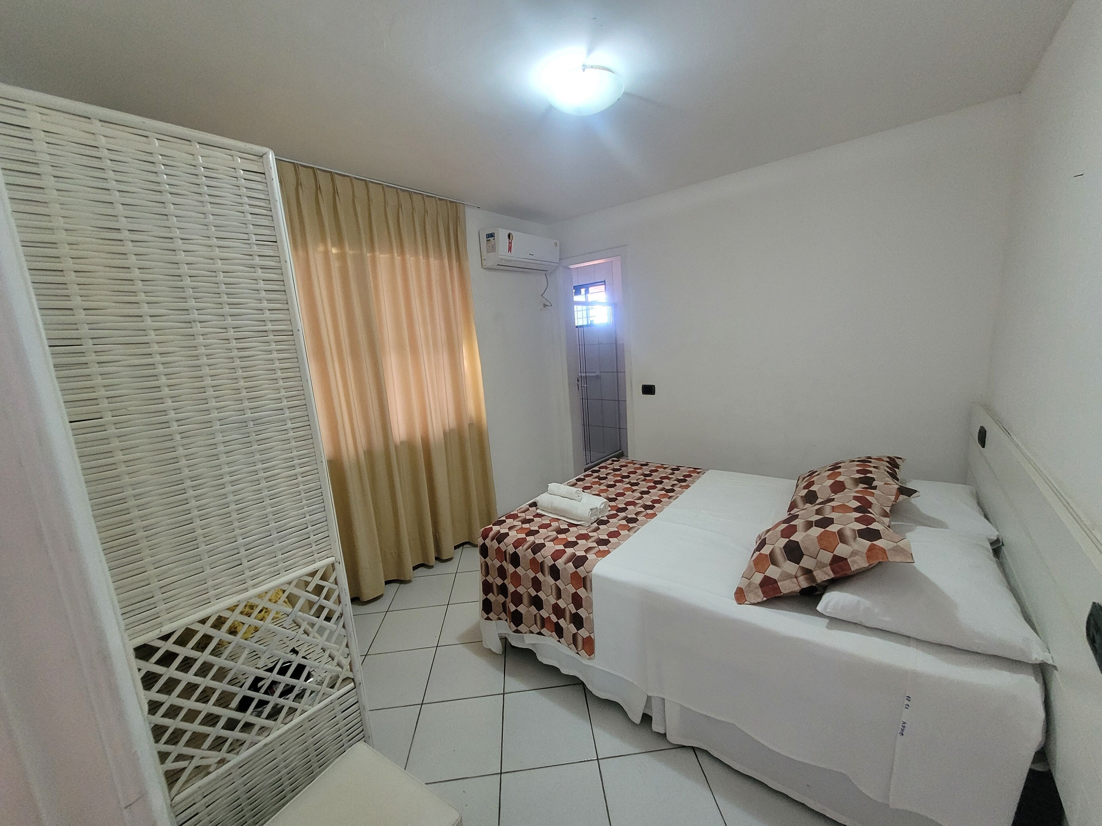 Comfort appartement | Hypoallergeen beddengoed, een laptopwerkplek