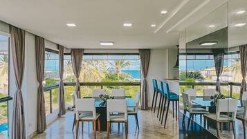 Apartamento luxo | Área de estar | TV de tela plana