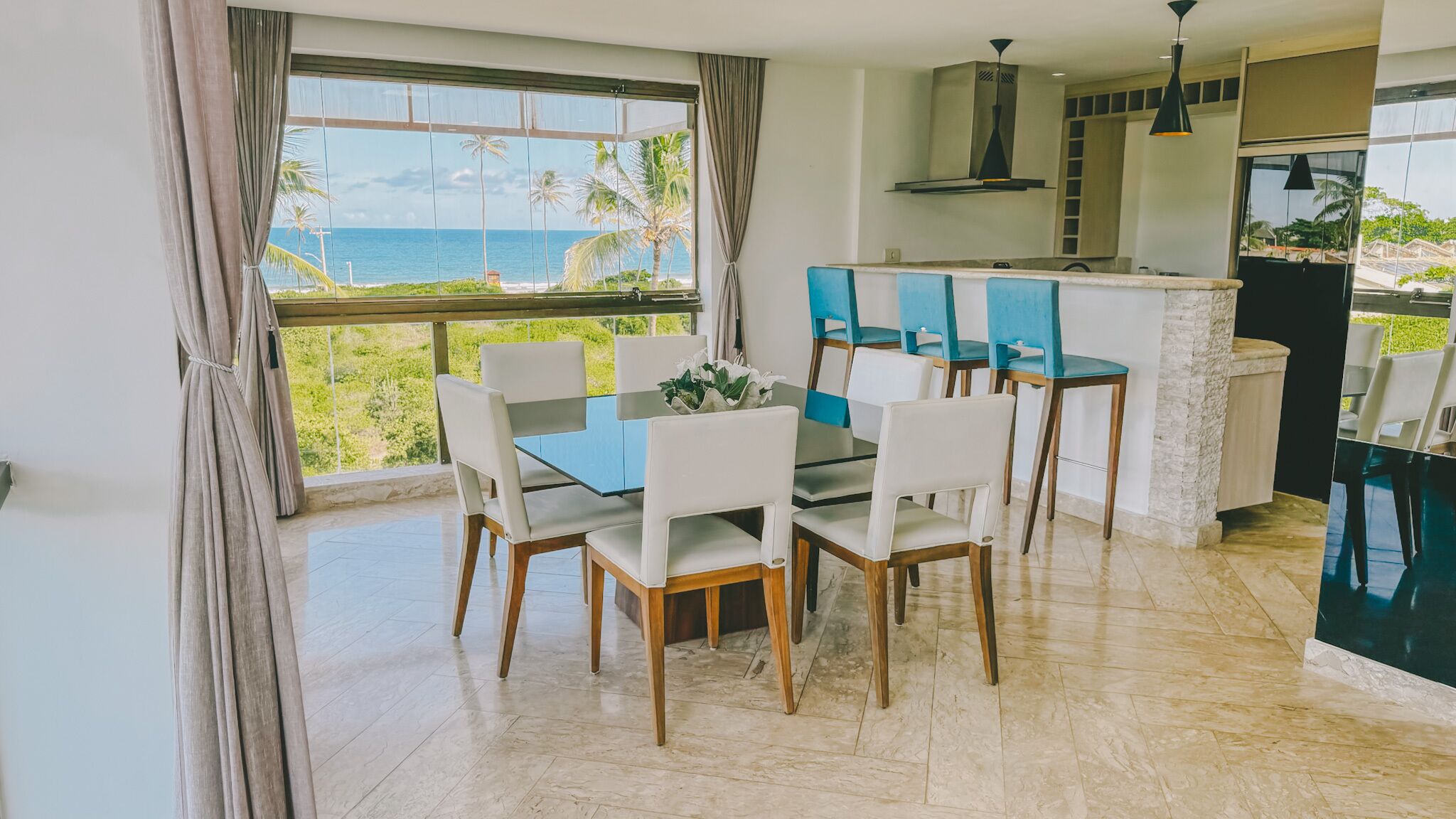 Apartamento luxo | Área de estar | TV de tela plana