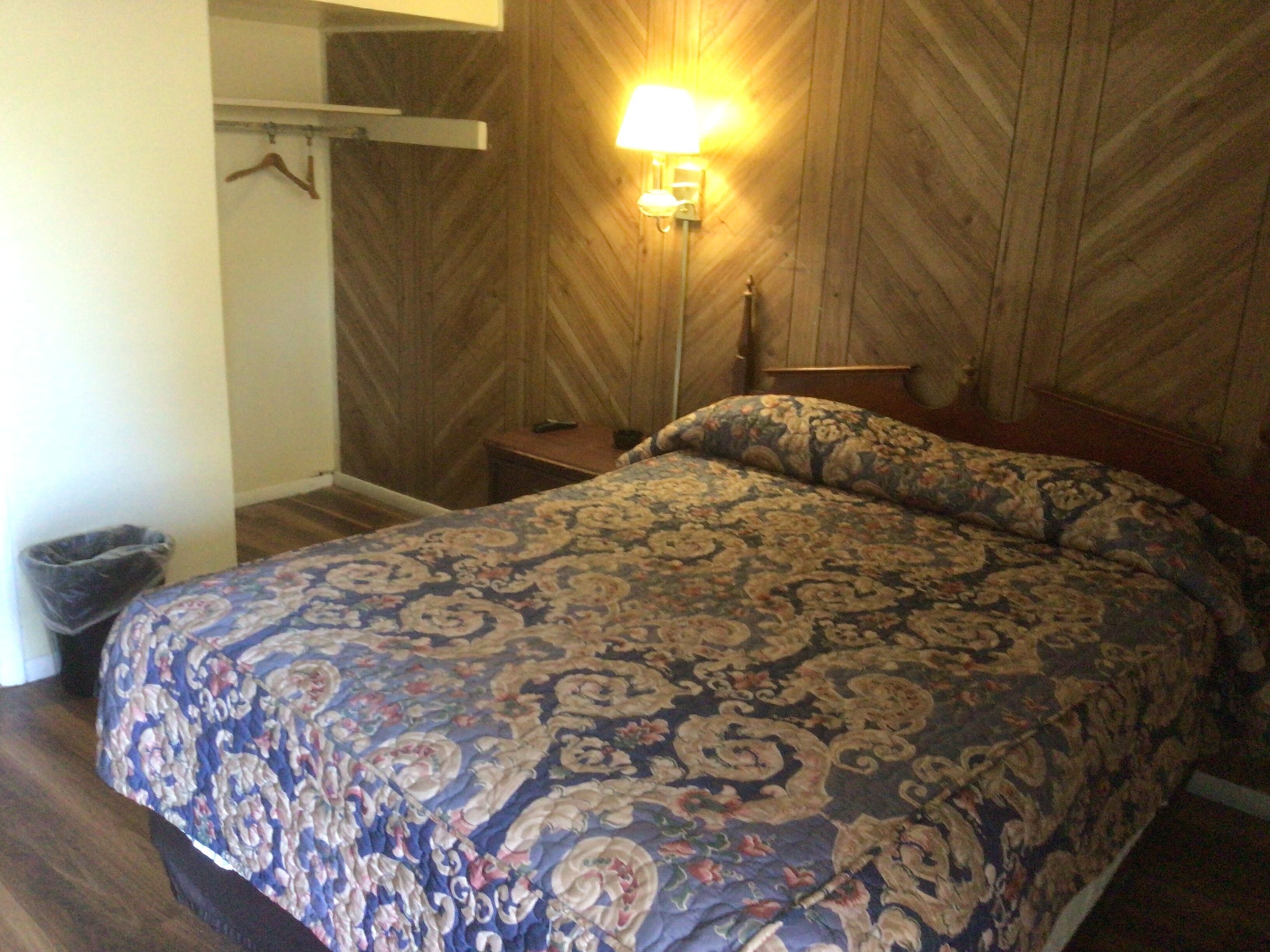 Economy Single Room, Smoking | Free WiFi