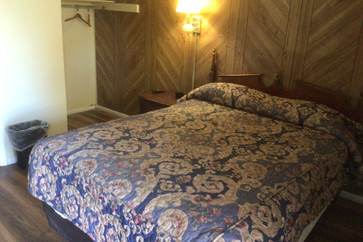 Economy Single Room