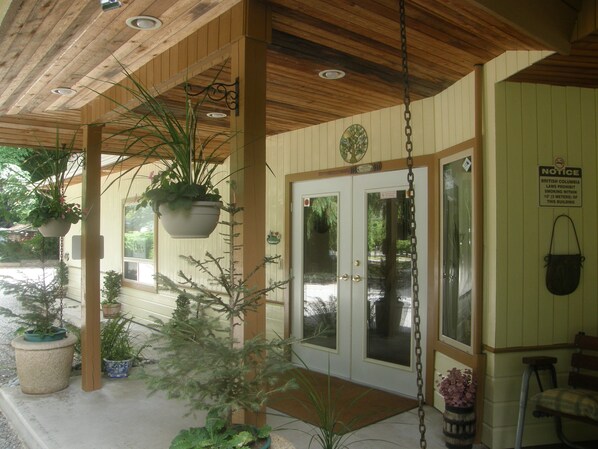 ด้านหน้าที่พัก