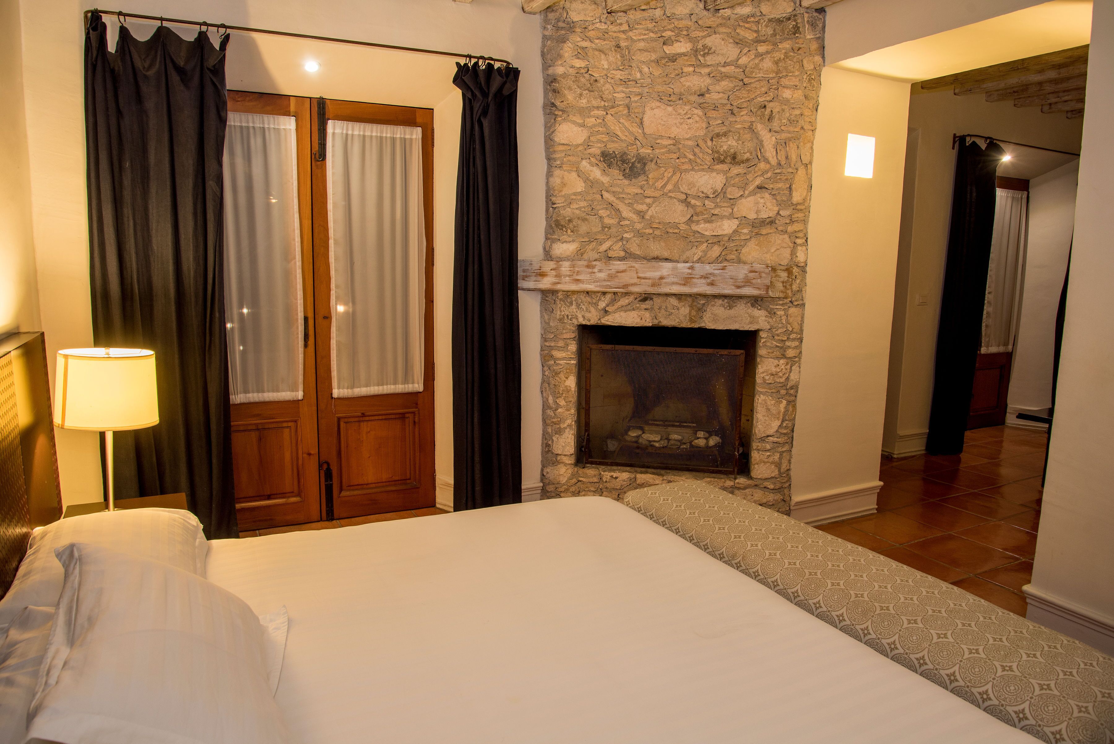 suite especial | premium bedding, in-room safe, soundproofing, bed sheets