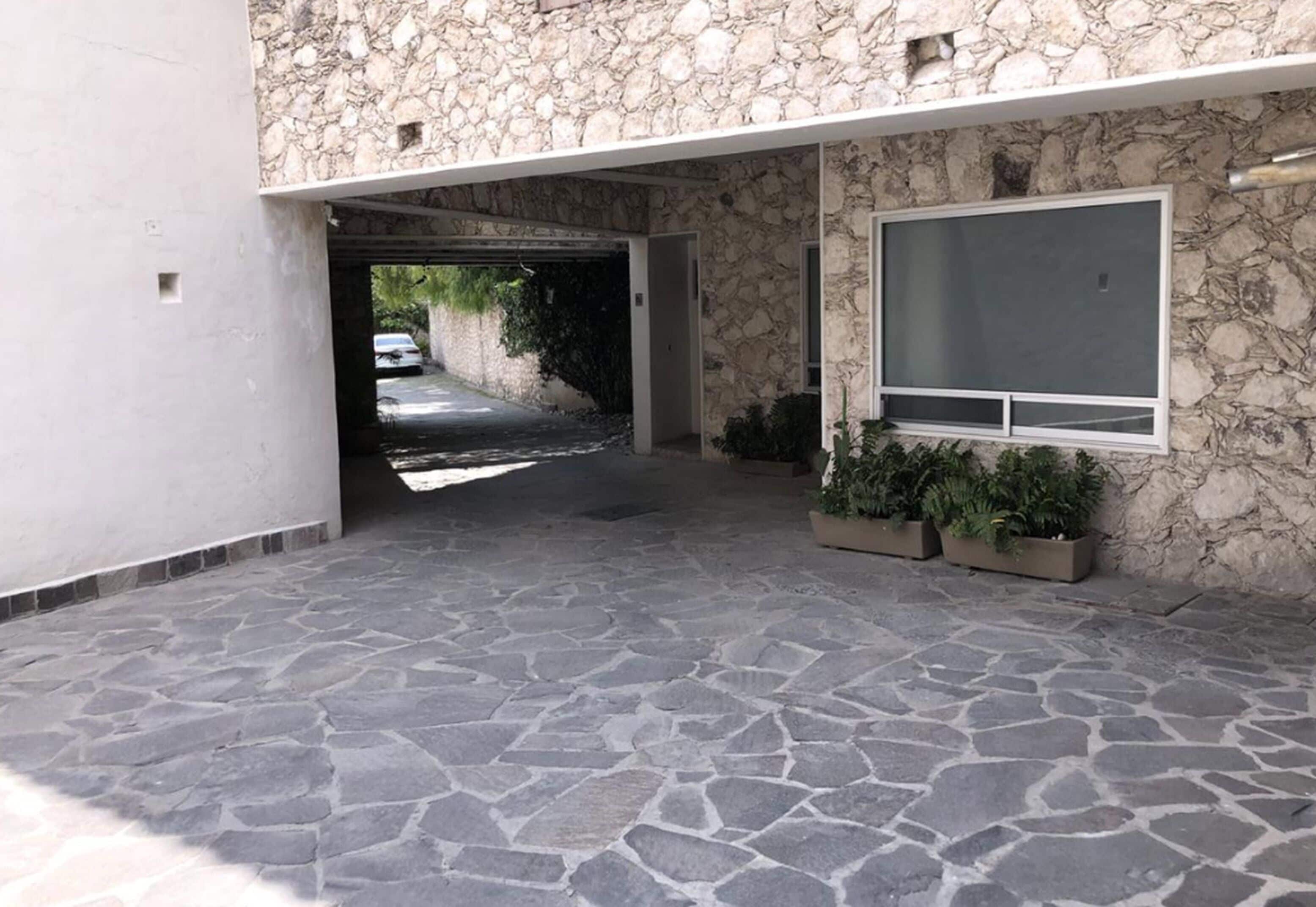 economy suite | premium bedding, in-room safe, soundproofing, bed sheets