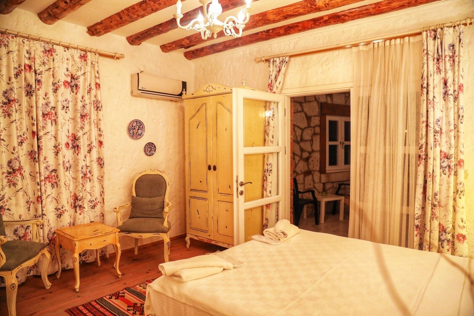 deluxe double room, balcony | premium bedding, in-room safe, desk, free wifi