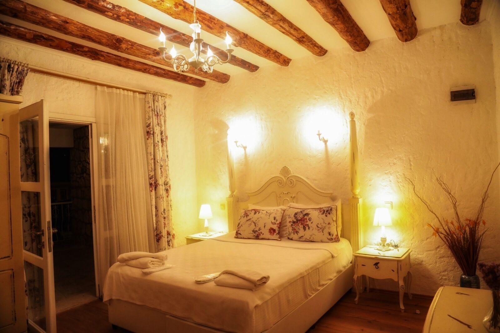 deluxe double room, balcony | premium bedding, in-room safe, desk, free wifi