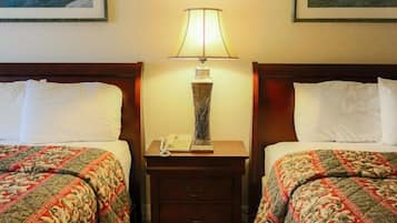 Double Room, 2 Double Beds | Desk, free WiFi, bed sheets
