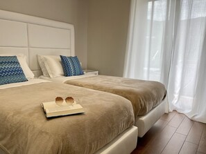 Phòng đôi hoặc 2 giường đơn Superior, ban công, quang cảnh thành phố | Bộ trải giường bằng vải cotton Ai Cập, bộ đồ giường cao cấp 