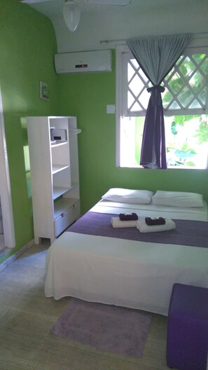 Minibar, in-room safe, free WiFi, bed sheets - Hotel Pousada Papaya Verde (Salvador)