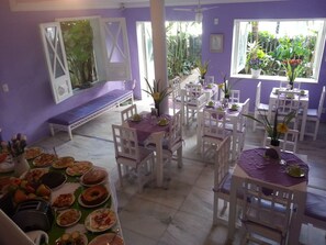 Free daily buffet breakfast - Hotel Pousada Papaya Verde (Salvador)