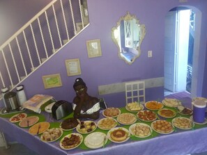 Tägliches inbegriffenes Frühstücksbuffet
