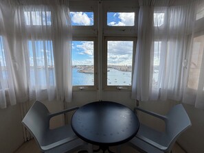 Chambre Standard Double ou avec lits jumeaux, vue port