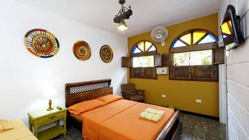 Zimmersafe, individuell dekoriert, individuell eingerichtet