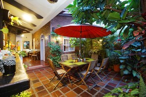 Dagelijks continentaal ontbijt (COP 22000 per persoon)