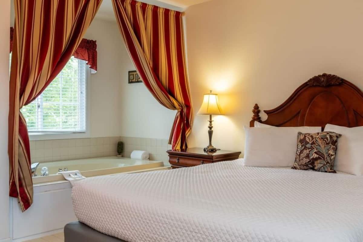1 bedroom, premium bedding, in-room safe, individually decorated