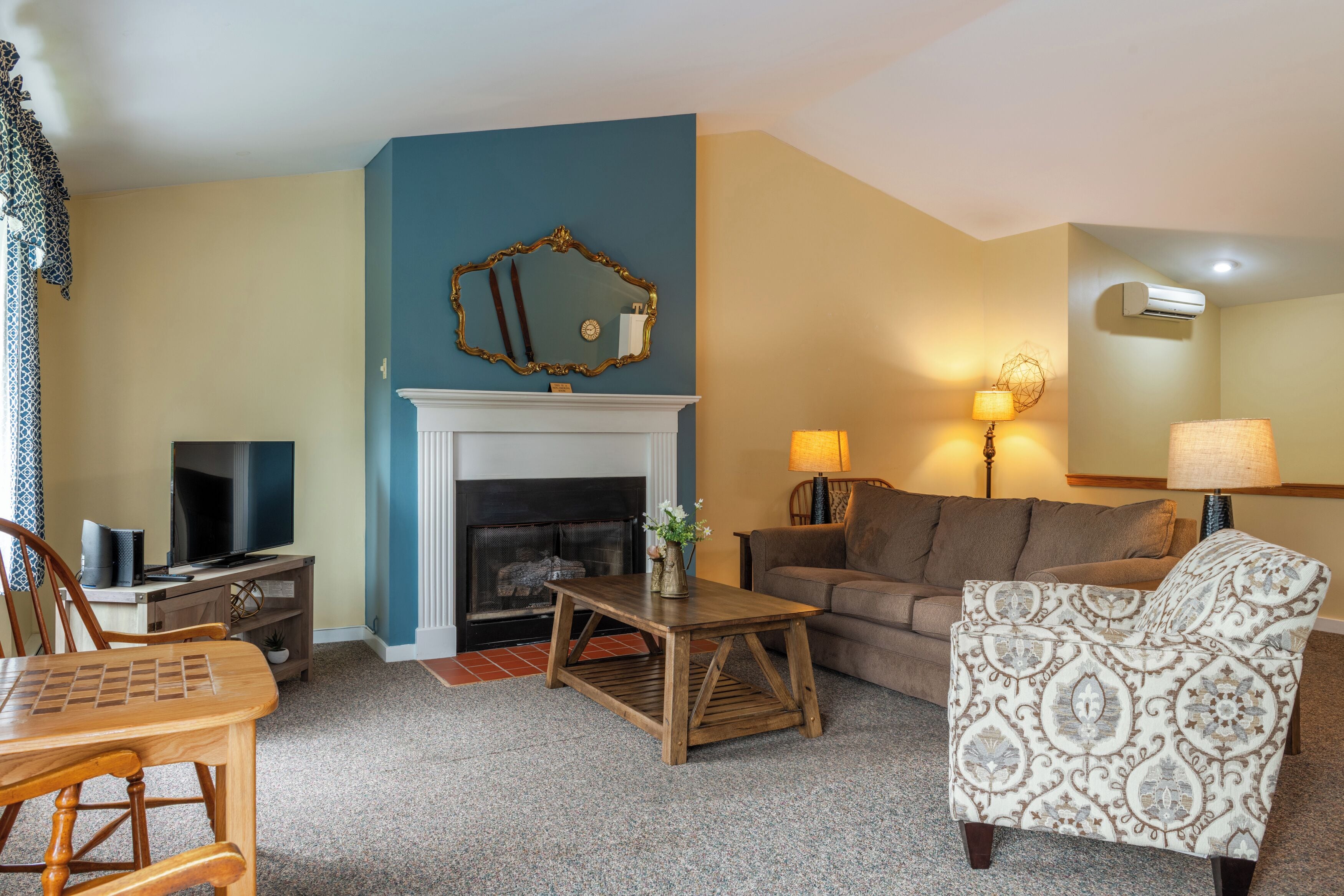 Fairway Room | Living area | Flat-screen TV