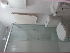 Shower, hair dryer - HT Suites Mobiliadas (Brasília)