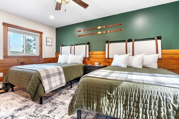 Chambre Double Premium, 2 lits doubles | Décoration personnalisée, Wi-Fi gratuit, draps fournis