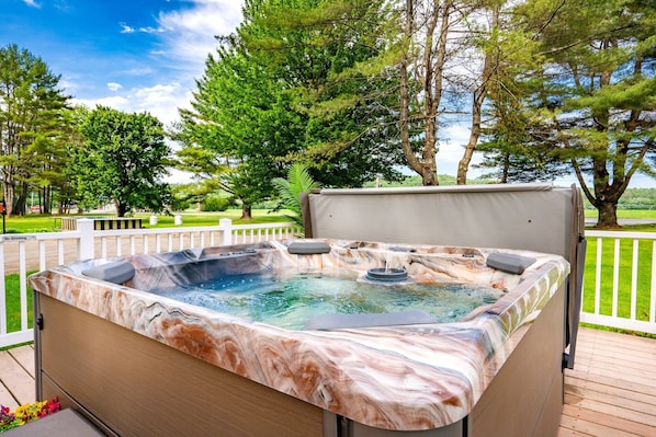 Exterior - The Inn at the Rostay (Bethel)