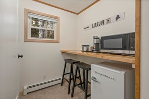 Signature Studio Suite | Living area