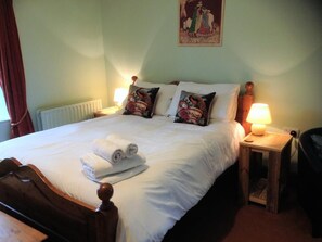 Room 1 King Bed Ensuite | Wi-Fi gratuito