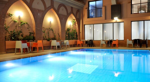 Outdoor pool, pool loungers - Blue Sea Le Printemps (Marrakech)