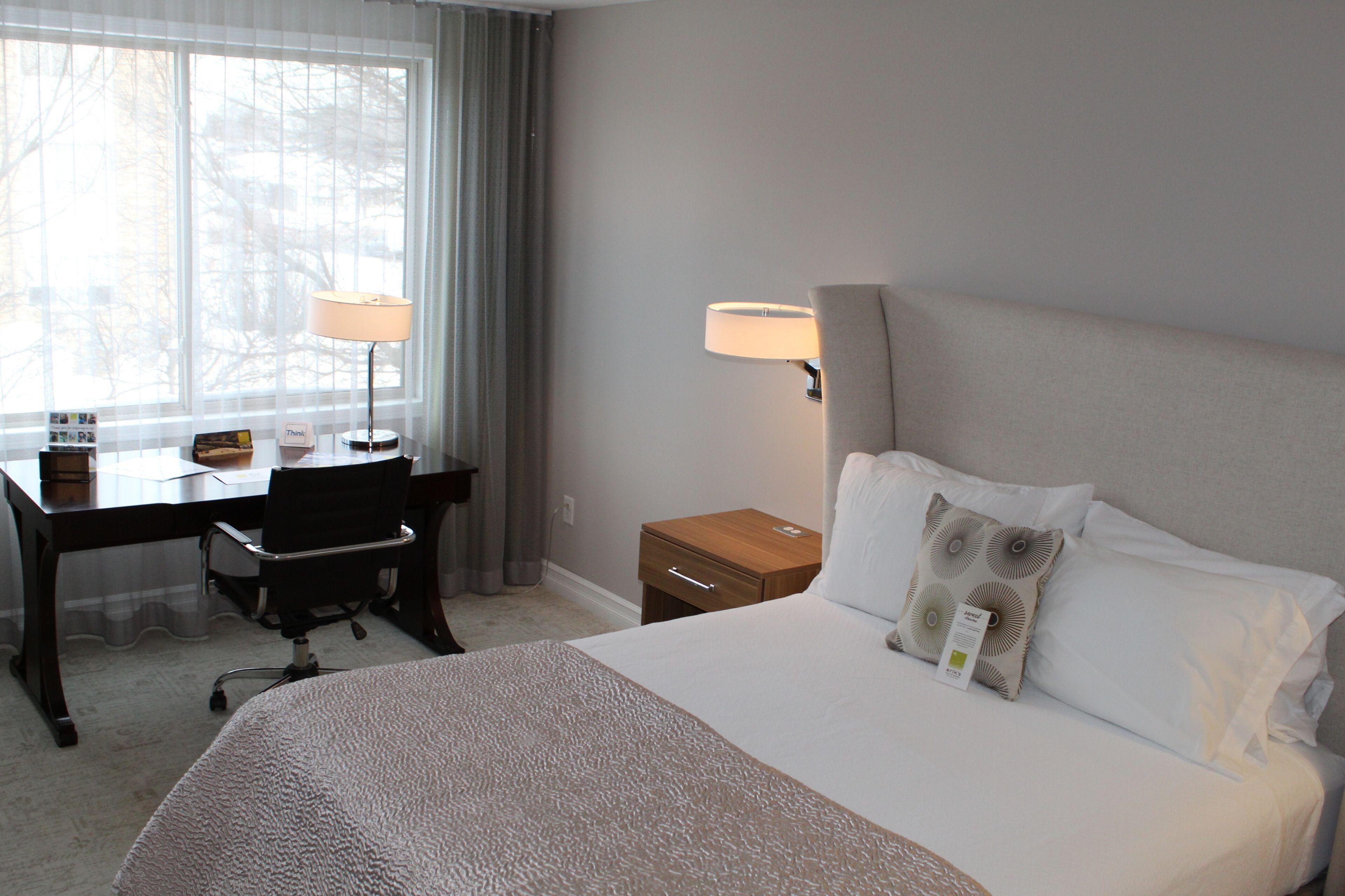 Premium bedding, minibar, in-room safe, desk