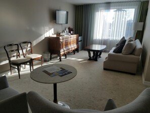 Luxury Suite, 2 Bedrooms | Living room | 40-inch LCD TV with digital channels, TV, Netflix - Erik's Retreat in Minnesota (Edina)