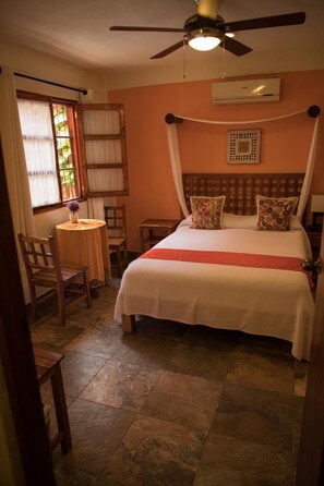 Minibar, in-room safe, desk, iron/ironing board - Hotel Casa Sofia Tulum with Pool (Tulum)