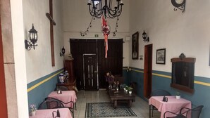 مطعم