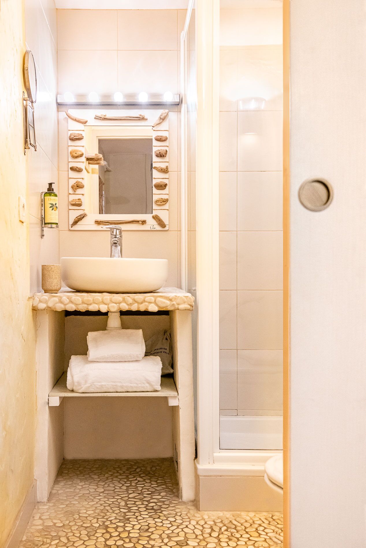 double room, private bathroom | bathroom