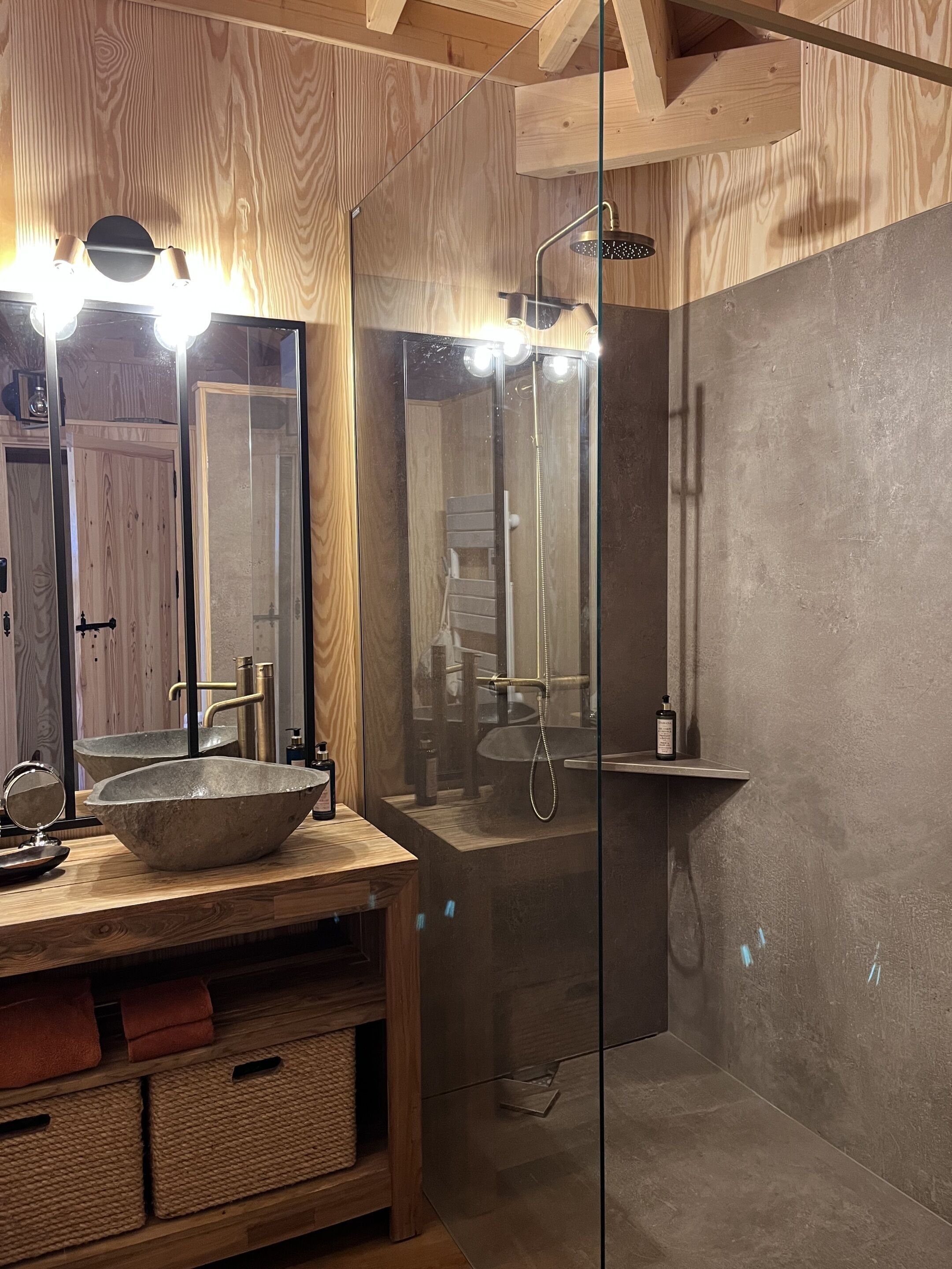 romantic chalet | bathroom