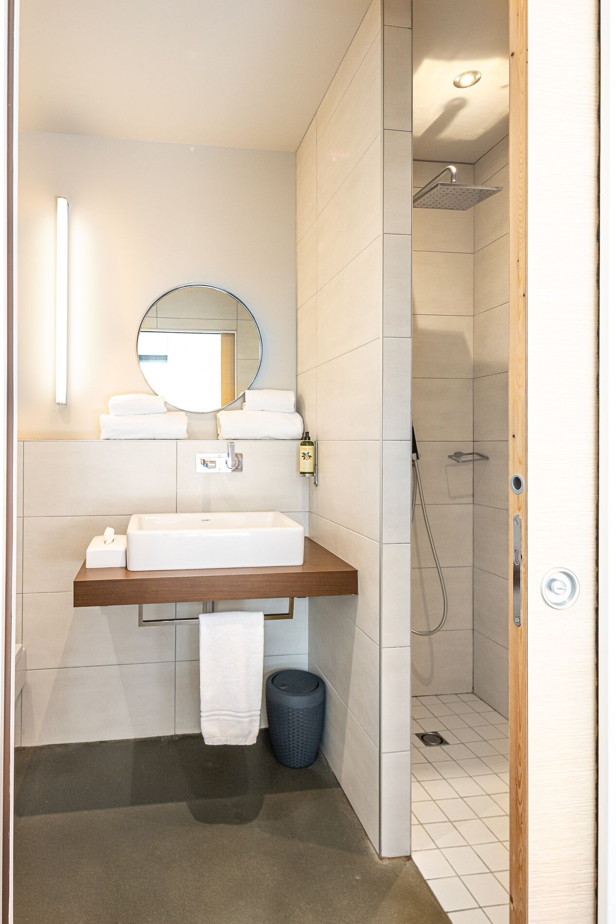 double room, private bathroom | bathroom