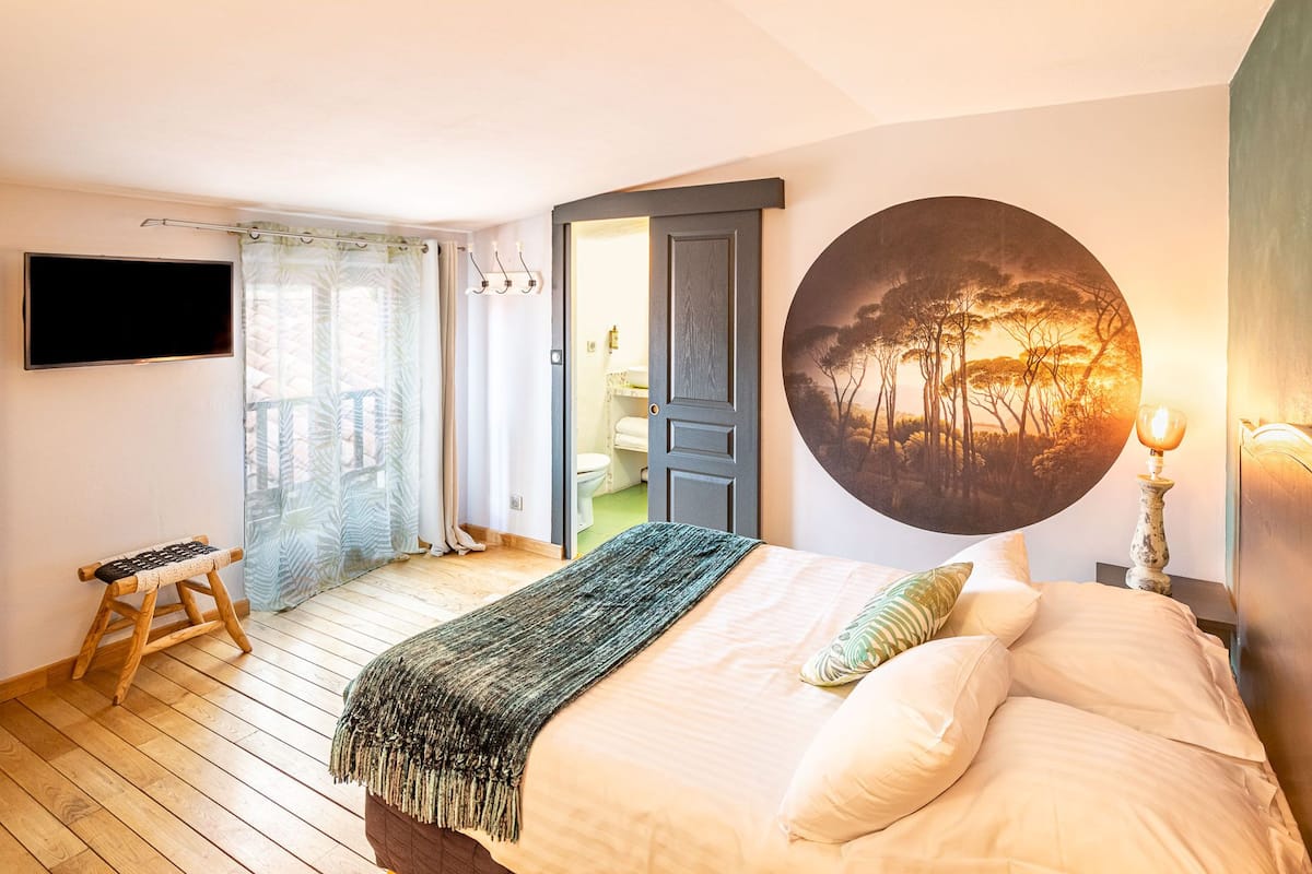 double room, private bathroom