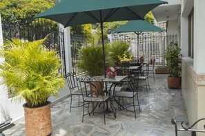 Courtyard - Hotel Flamingo Cali (Cali)