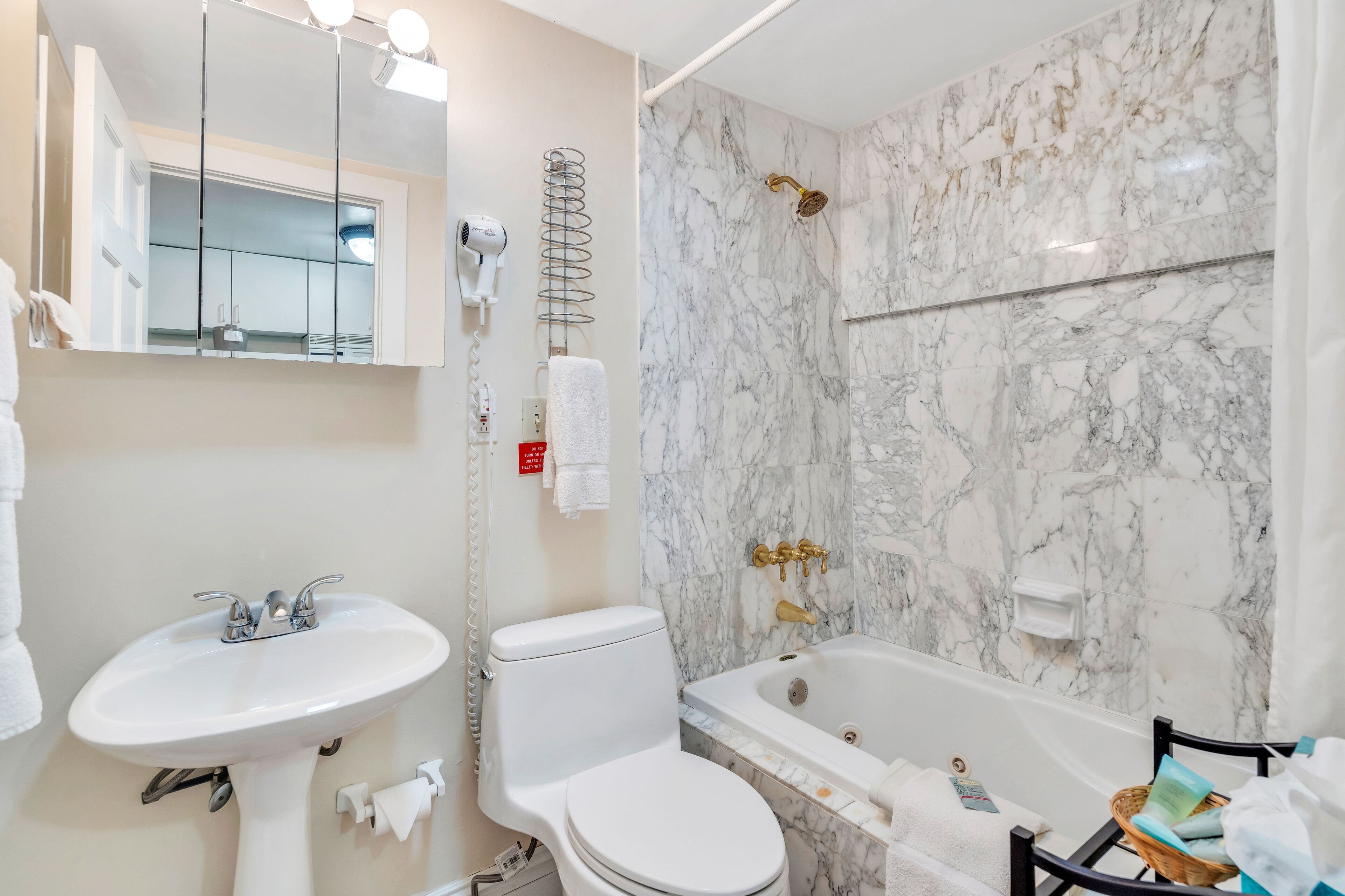 superior suite, 2 bedrooms | bathroom | hair dryer, towels