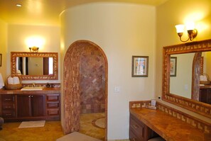 تجهيزات دش، مستلزمات مجانية للعناية الشخصية، مجففات شعر