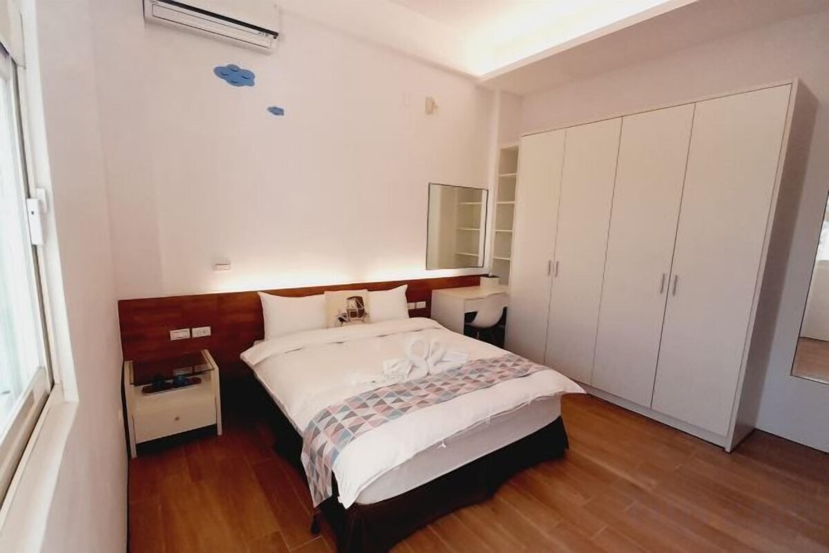 Hochwertige Bettwaren, Verdunkelungsvorhänge, schallisolierte Zimmer
