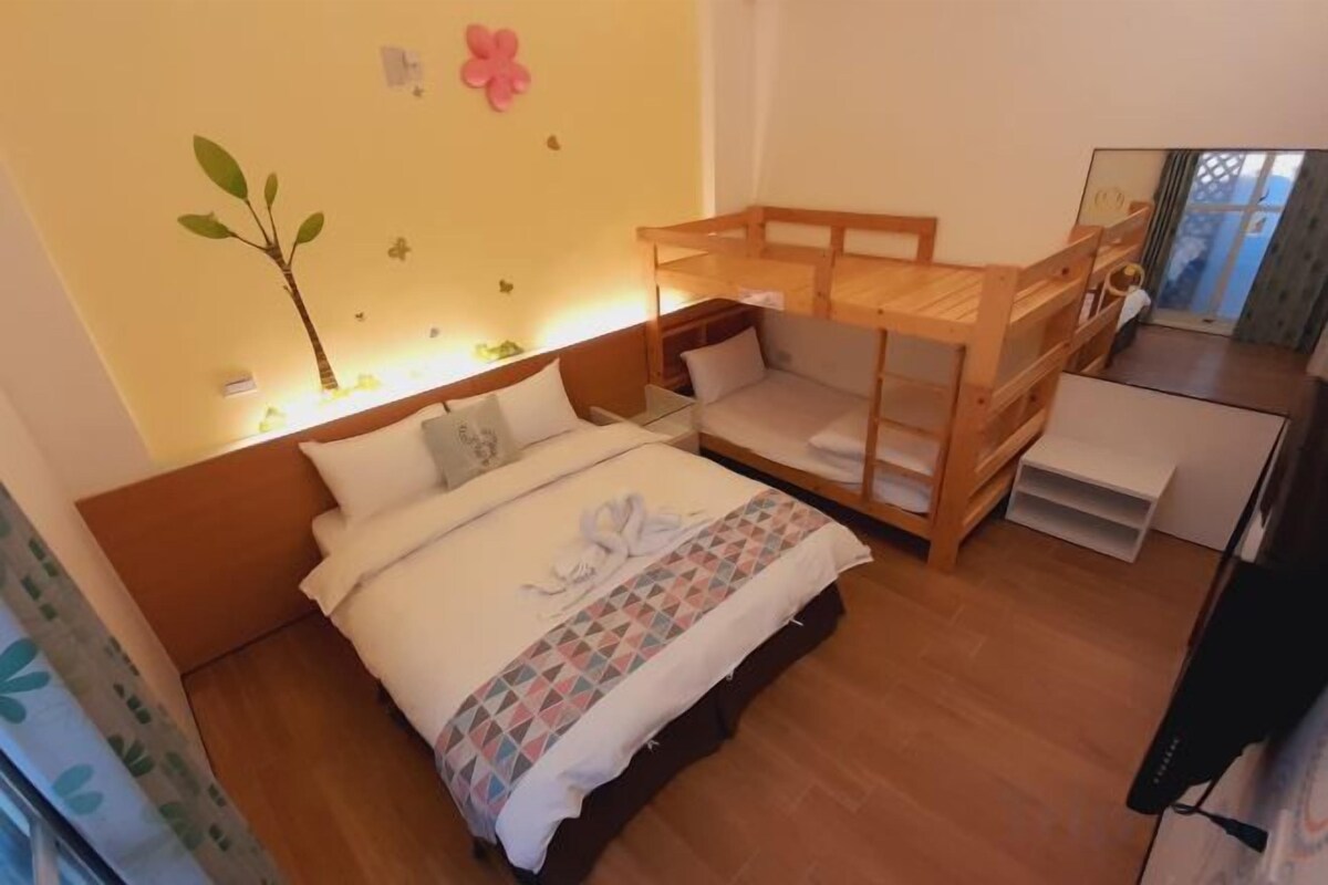 Premium bedding, blackout curtains, soundproofing, free WiFi