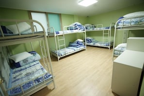 Dortoir Partagé (8 persons, Male Only)