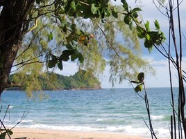 在海滩、海滩按摩、划皮艇、划船/划独木舟