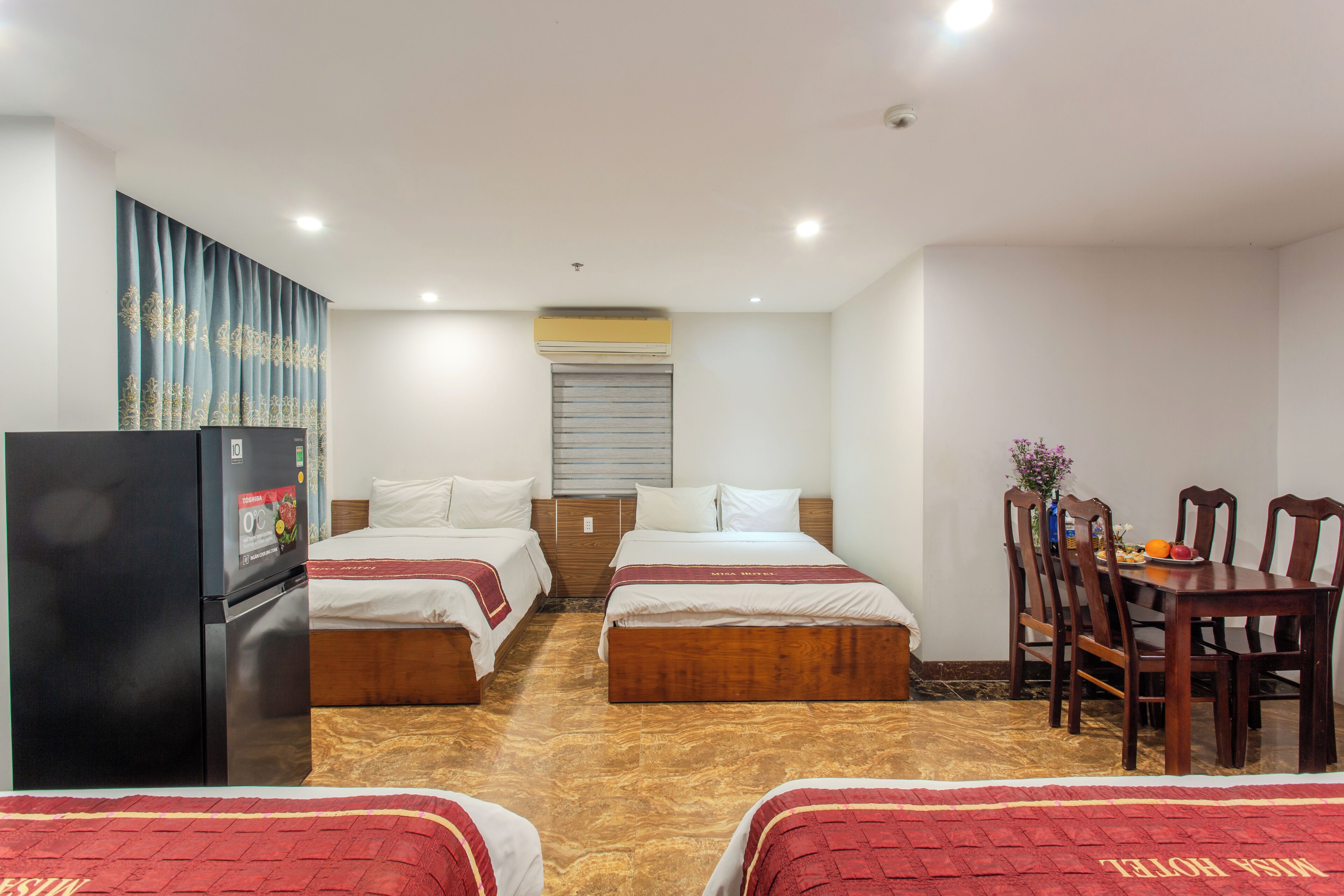 Family Suite | Minibar, desk, blackout drapes, soundproofing