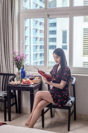 Family Double Room, Sea View | In-room dining - Misa Hotel Da Nang (Da Nang)